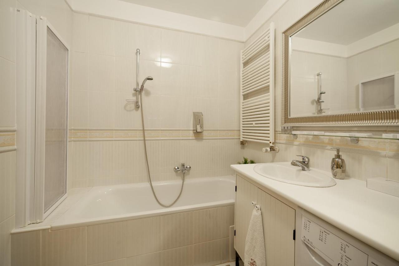 Gde Hollo Apartments Будапеща Екстериор снимка