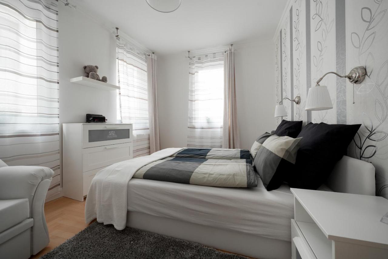 Gde Hollo Apartments Будапеща Екстериор снимка