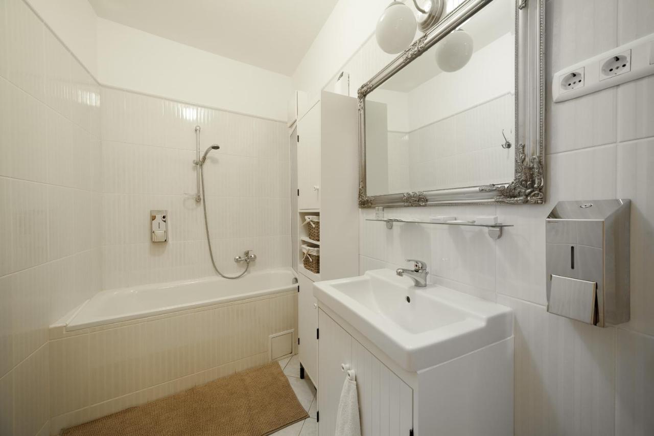 Gde Hollo Apartments Будапеща Екстериор снимка