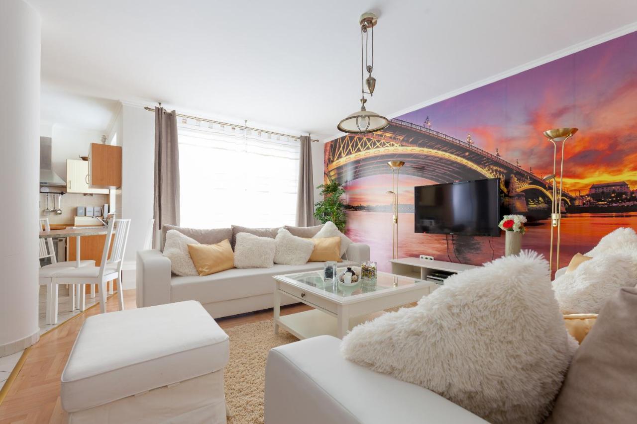 Gde Hollo Apartments Будапеща Екстериор снимка