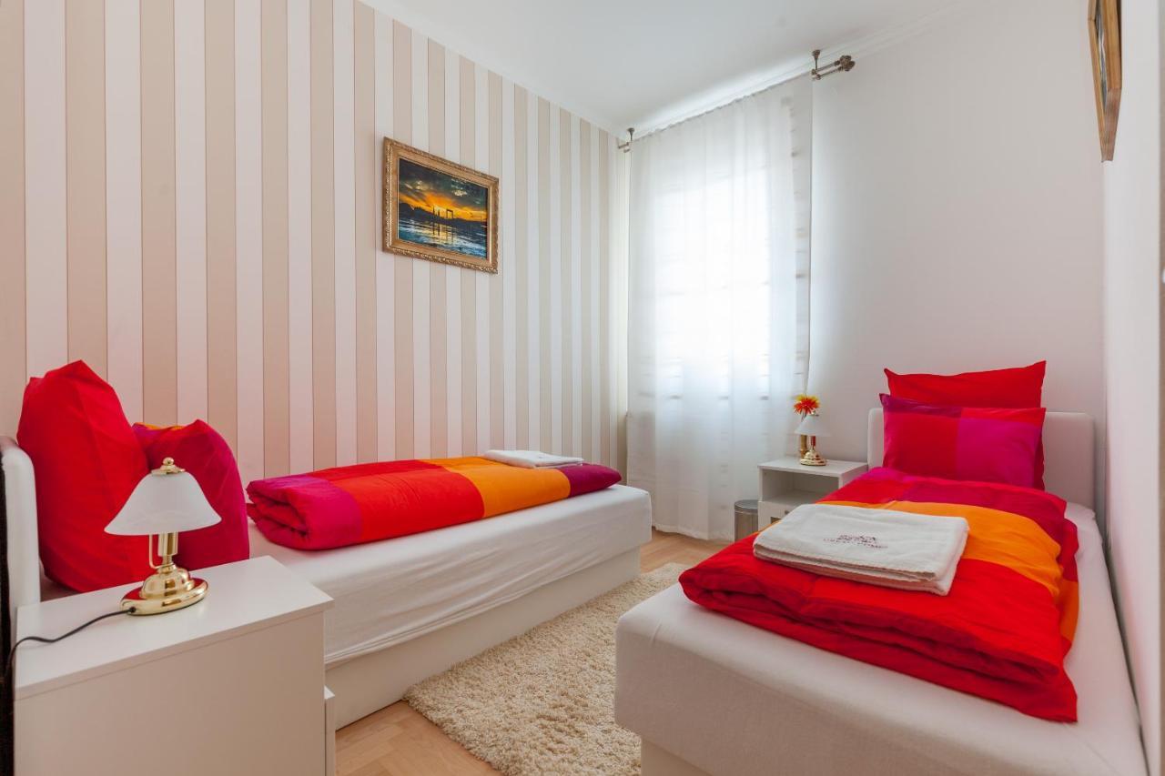 Gde Hollo Apartments Будапеща Екстериор снимка