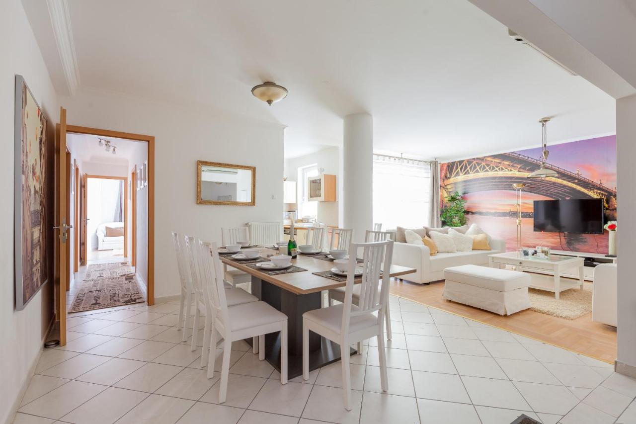 Gde Hollo Apartments Будапеща Екстериор снимка