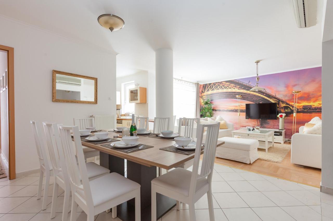 Gde Hollo Apartments Будапеща Екстериор снимка