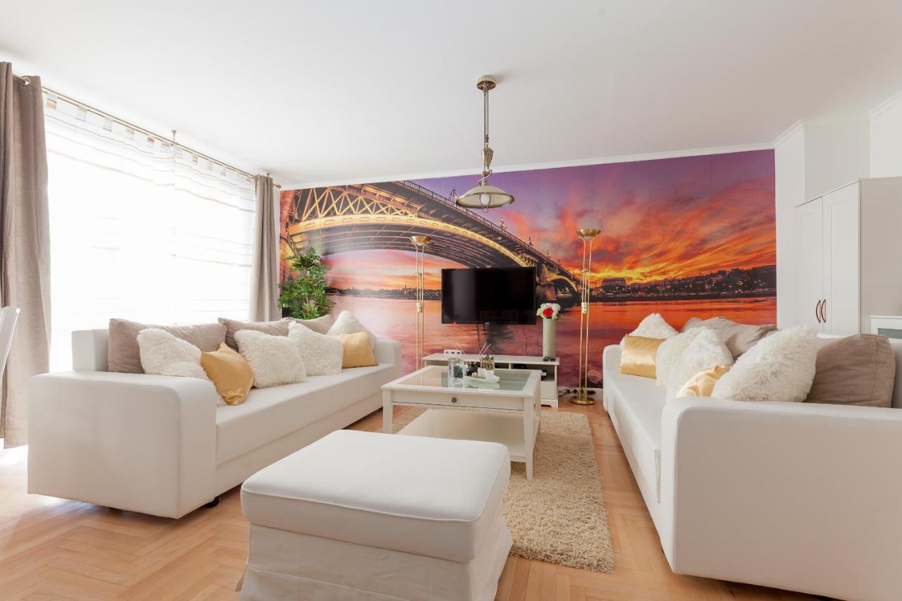 Gde Hollo Apartments Будапеща Екстериор снимка
